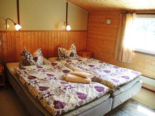 Отели типа «постель и завтрак» Tuukkalan Tila B&B Ристиина Двухместный номер с 2 отдельными кроватями и общей ванной комнатой-3